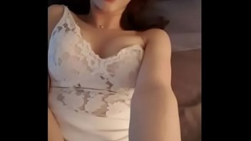 หลุดสาวเว็บแคมเกาหลี หน้าตาน่ารักนมสวยยังงี้ไม่มีผัว มานอนโชว์เสียวยั่วควยอยู่หน้ากล้องได้ยังไง