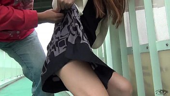 คลิปเสียวสาวไม่ใส่ชั้นใน อยากโชว์ของลับเนียนๆก็ไม่บอกเดินลมพัดหีเสียวดีหวิวๆใช่ไหมล่า