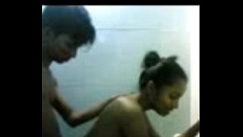 18+คลิปโป๊เย็ดครู นักเรียนชายควยใหญ่ตั้งกล้องในห้องน้ำแล้วลากครูพิเศษเข้ามาเย็ดหีคาบ้านวิชาเพศศึกษา
