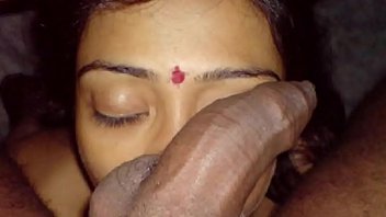 หลุดอินเดีย XNXX โป๊โมกควยจากประเทศแขก สาวฮินดูอมจู๋ให้เพื่อนชาย ดูดควยแก้เงี่ยน คั้นน้ำเงี่ยนแตกสดเต็มปาก ครางเงี่ยนดีจริงๆ