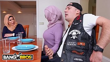 หนังโป๊ฝรั่งตอนใหม่ BANGBROS 18+ หนุ่มจังไรหลอกหญิงเย็ดมั่วคั่วหลายคน พาดูหลายหีสวยๆหุ่นเพรียว ที่โดนเย็ดสดจนร้องเสียวเงี่ยนมาก