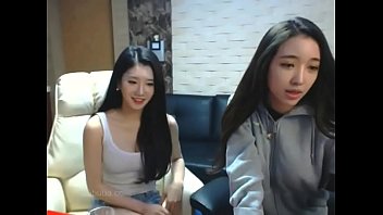 หลุดของลับเน็ตไอดอล korean bj camfrog เด็กมหาลัยเกาหลีโชว์นมแอ่นหีหน้ากล้อง เรียกเรตติ้งจากแอพเต้นยั่วโชว์ เปิดอกเห็นหัวนมสวยๆ แถมเกี่ยวเบ็ดช่วยตัวเอง
