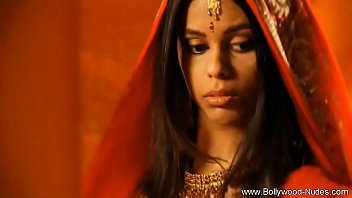 หนังอาร์อินเดีย R18+ พระนางคนดังแห่งวงการบอลลีวูด BollyWood XXX แขกน่าเย็ดเปิดนมโชว์หุ่นเซ็กซี่ เห็นวับๆแวมๆแต่ดูแล้วสยิวควยลุก
