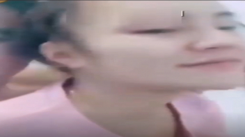 คลิปxเจ้าแม่ใบ้หวย 18+ หลุดสาวหน้าคล้ายแม่น้ำหนึ่ง โดนเย็ดในห้องครัว 99bb ถูกจับเย็ดหีฟินตาลอย ยืนแอ่นหีให้แฟนเก่าเย็ดจุกๆ กระแทกหีน้ำแตกครางเสียงกระเส่า