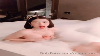 mamemm1 คลิปโป๊โอนลี่แฟน น้องมีมี่นั่งช่วยตัวเองในอ่าง เอานิ้วแหย่หีเล่นเสียวมันส์ๆ 18+ XXX ทำท่าทางยั่วๆอย่างเด็ด หีน่าเย็ดสุดๆ