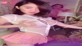 ดูคลิปโป๊ไทย VK XXX สาวไทยเปิดไลฟ์สดช่วยตัวเอง ยืนเขี่ยหีโชว์เสียวให้ดูเต็มตา ท่าทางยั่วควยแบบนี้เงี่ยนกันไหม 18+ ร่องนมสวยสุดยอด