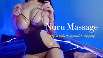 หลุดน้องน้ำพริก Npxvip ดาวโป๊คนดังในทวิตเตอร์ Twitter XXX มาเล่นเสียวแหย่หีหน้ากล้อง เลียนแบบหนังโปฝรั่ง Nuru Massage นวดหีนวดนมพร้อมกับราดน้ำมันอาบตัว ขาวสวยนมใหญ่เซ็กซี่ ดูแล้วท่านจะต้องเงี่ยนควยแข็ง!