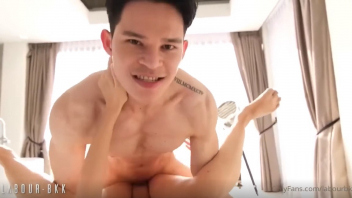 คลิปโป๊xxx ทีเด็ดไอ้หนุ่มหล่อ labourbkk นัดเย็ดกับคนดังในโลกโซเชียว พี่เค้าพาเข้าโรงแรมจับนอนกระเด้ารูหี เย็ดลึกๆเย็ดหีจนร้องเสียวบาดใจ เจอท่านอนซอยหีแล้วจับขาพาดบ่า เย็ดมันส์หยดเอาสดจนร้องเสียวหี ควยอุ่นๆเย็ดจนแตกใน