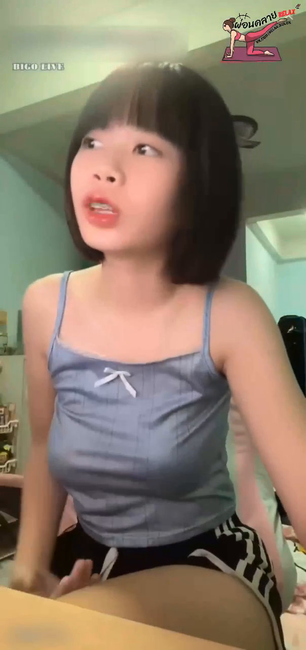คลิปหลุดไลฟ์ Fon สาวแว่นหน้าตาหน้ารักโชว์เขี่ยหัวนมเสียวๆ ก่อนเกี่ยวเบ็ดหน้ากล้องน้ำแตกพุ่งกระจาย