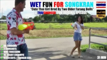 หนังโป๊ไทยอนไลน์ ThaiSwinger – Moy สาวไทยไปเล่นน้ำก่อนโดนพี่หรั่งดิลเย็ด ก่อนโดนกระหน่ำแทงรูน้ำแตก